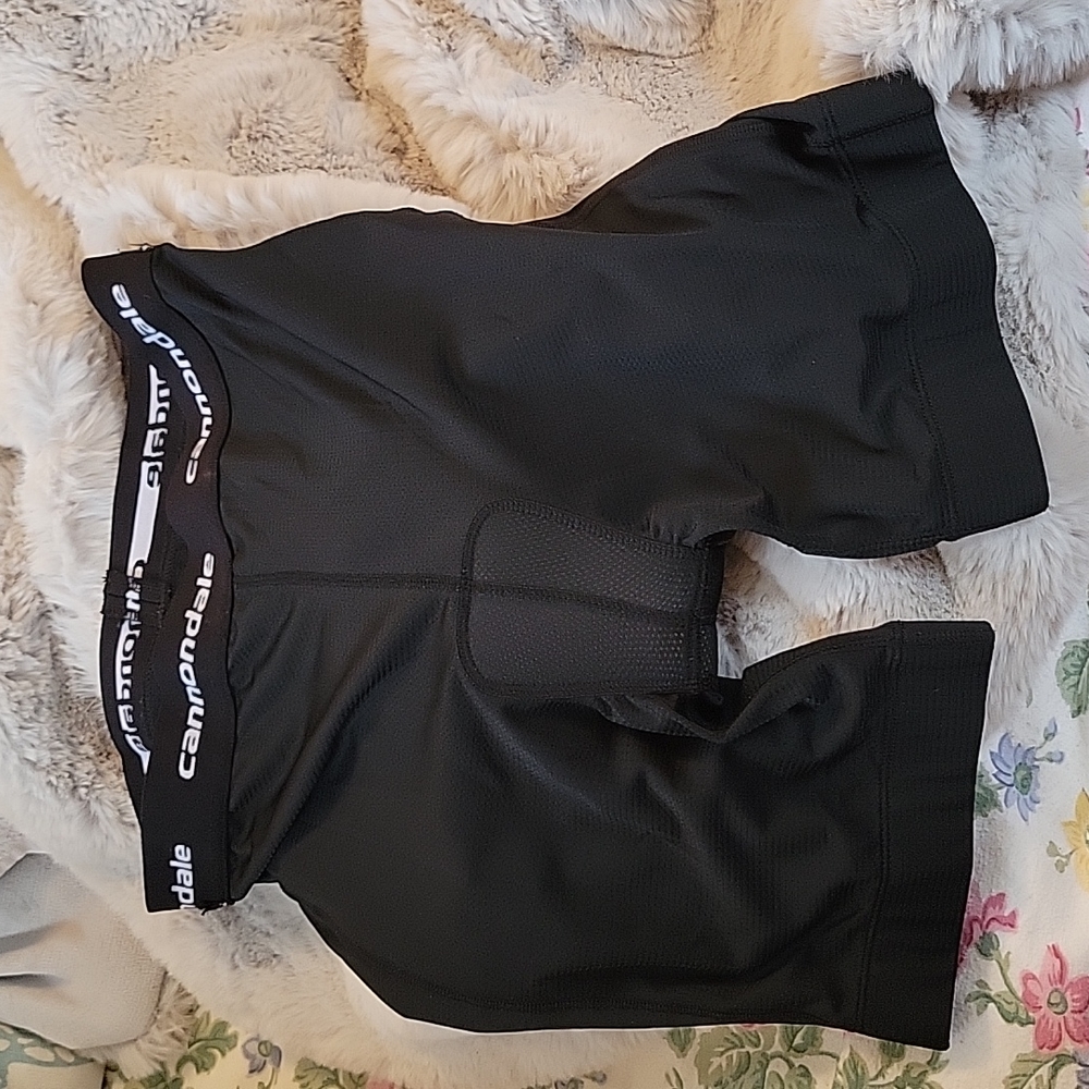 Cannondale padded cycling shorts size medium excellent condition